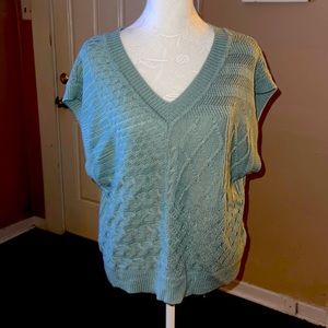 Jessica Simpson Pull over sweater vest
